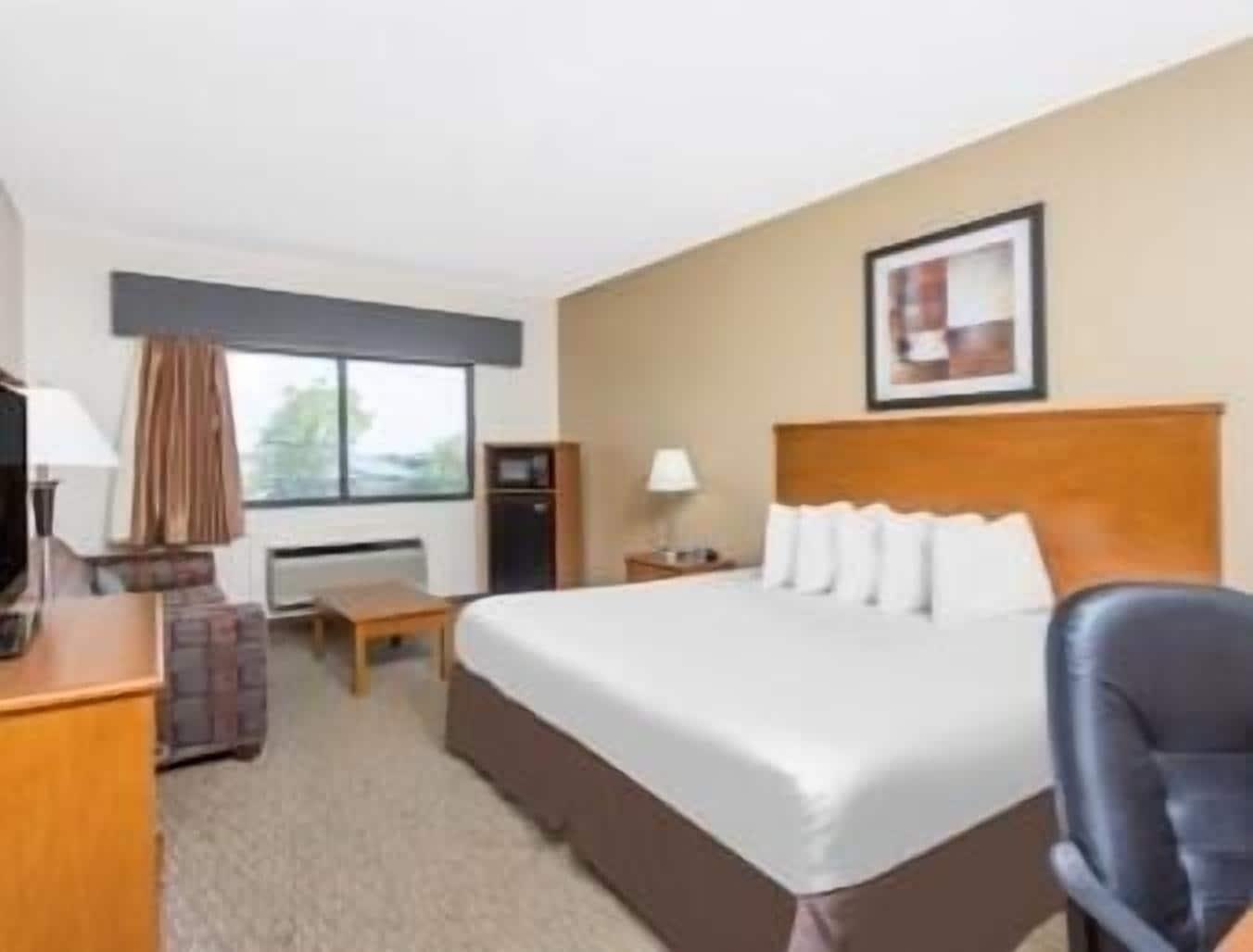Days Inn By Wyndham Phenix City Near Fort Moore Екстериор снимка