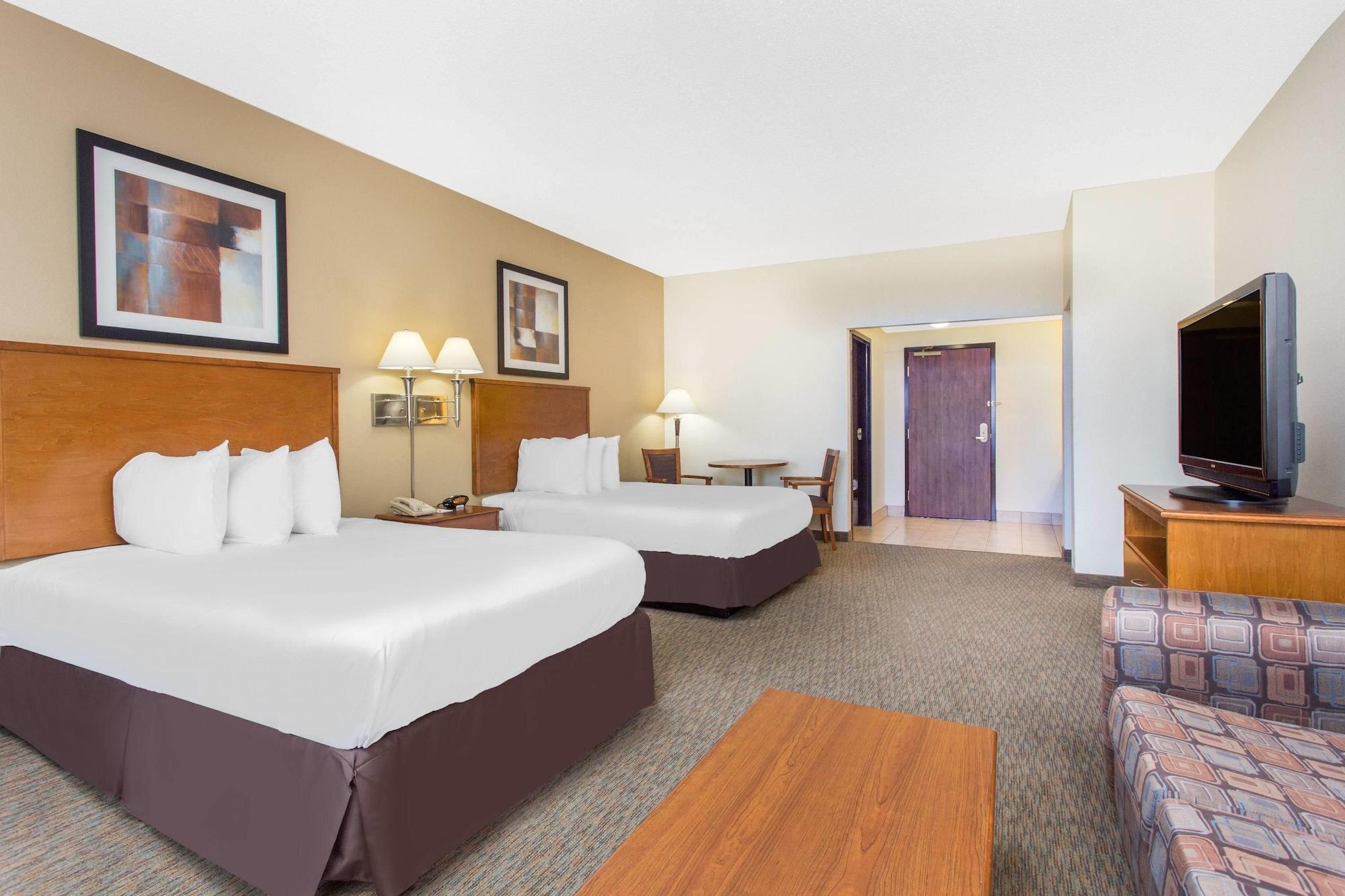 Days Inn By Wyndham Phenix City Near Fort Moore Екстериор снимка
