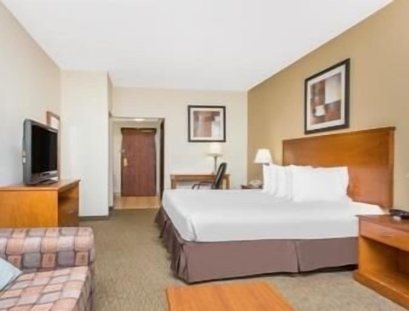 Days Inn By Wyndham Phenix City Near Fort Moore Екстериор снимка