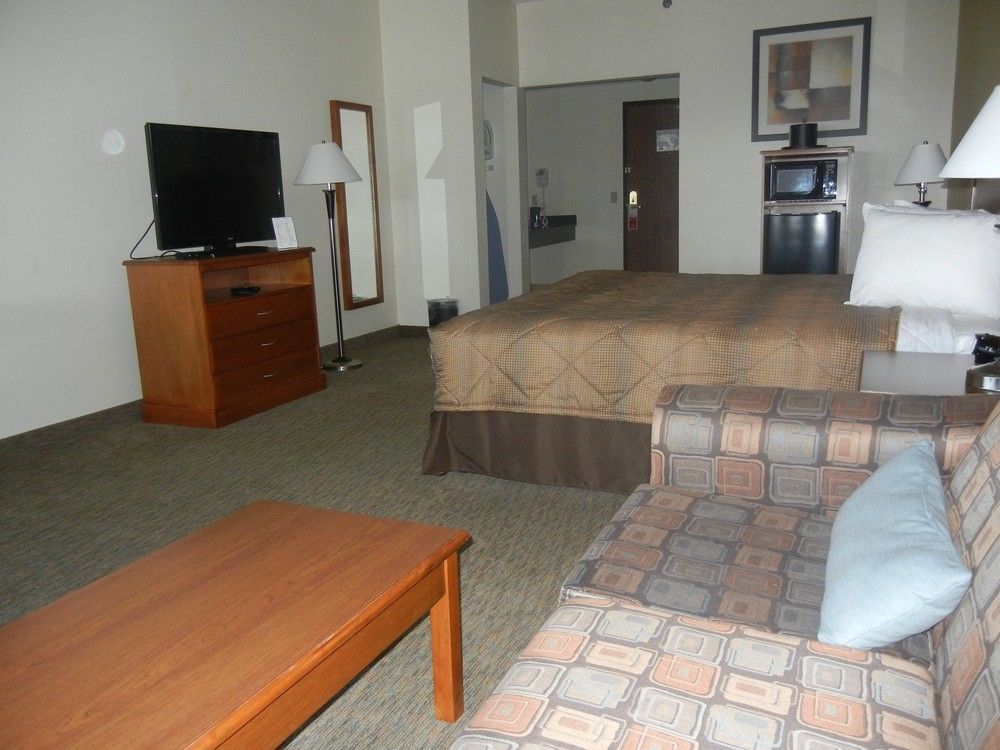 Days Inn By Wyndham Phenix City Near Fort Moore Екстериор снимка