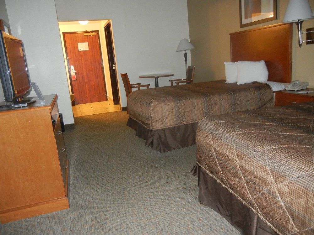 Days Inn By Wyndham Phenix City Near Fort Moore Екстериор снимка