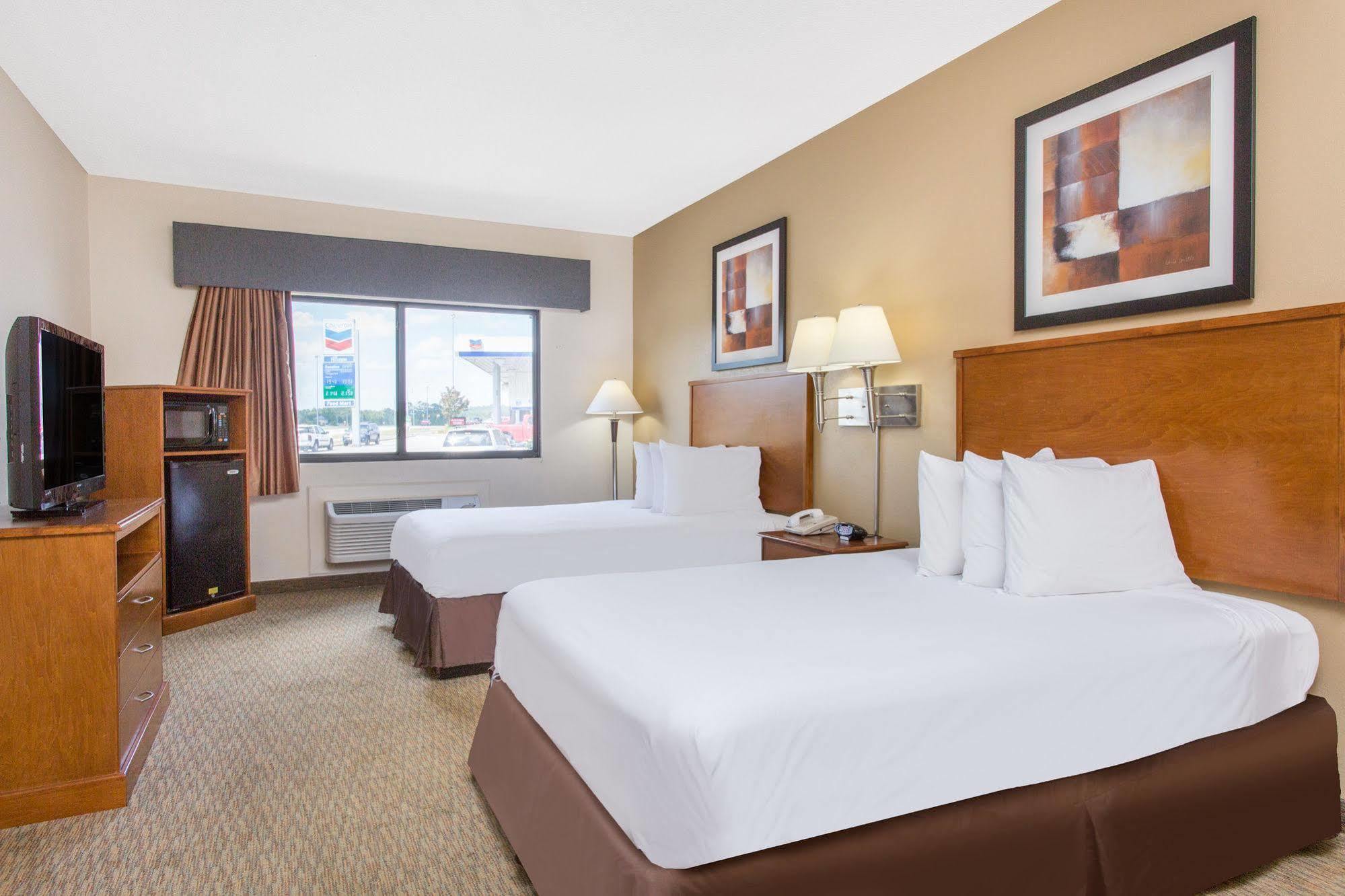 Days Inn By Wyndham Phenix City Near Fort Moore Екстериор снимка