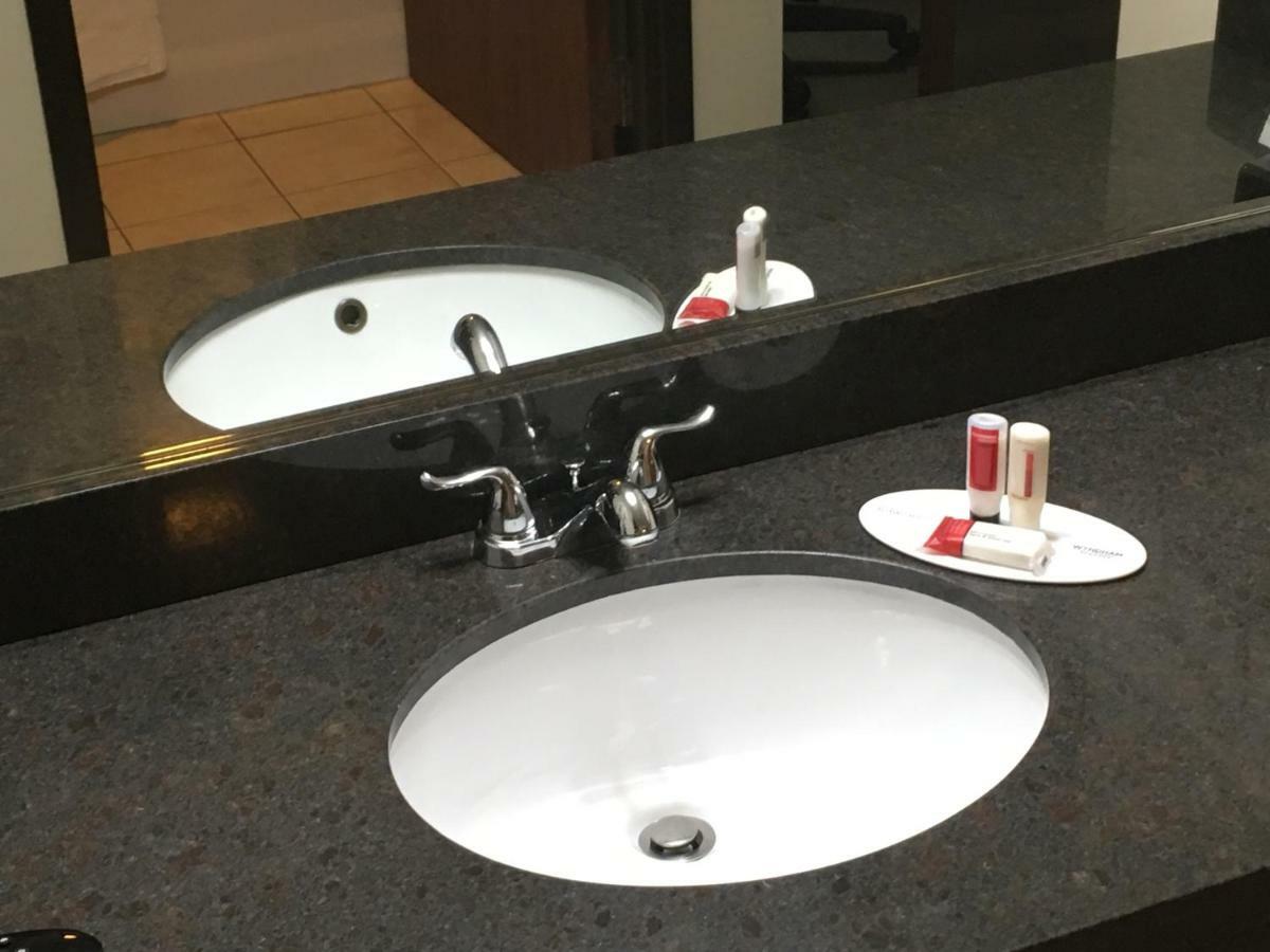 Days Inn By Wyndham Phenix City Near Fort Moore Екстериор снимка